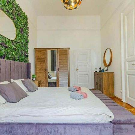 Luxury Apartment By The Famous Vaci Street บูดาเปสต์ ภายนอก รูปภาพ