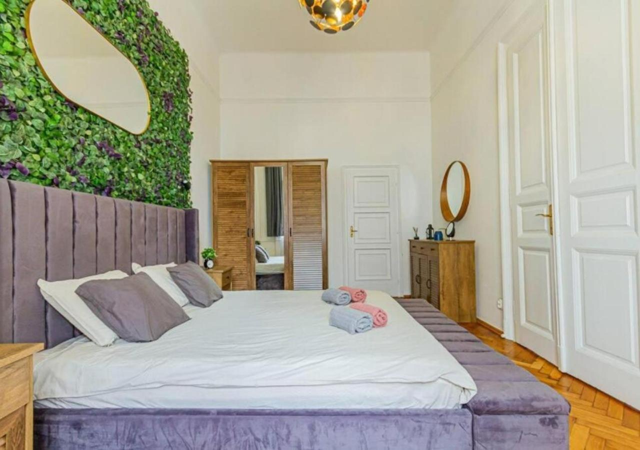Luxury Apartment By The Famous Vaci Street บูดาเปสต์ ภายนอก รูปภาพ