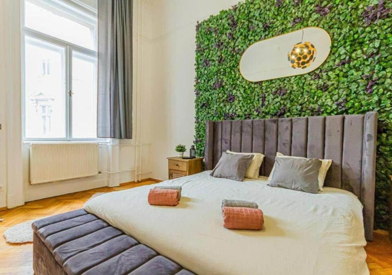 Luxury Apartment By The Famous Vaci Street บูดาเปสต์ ภายนอก รูปภาพ