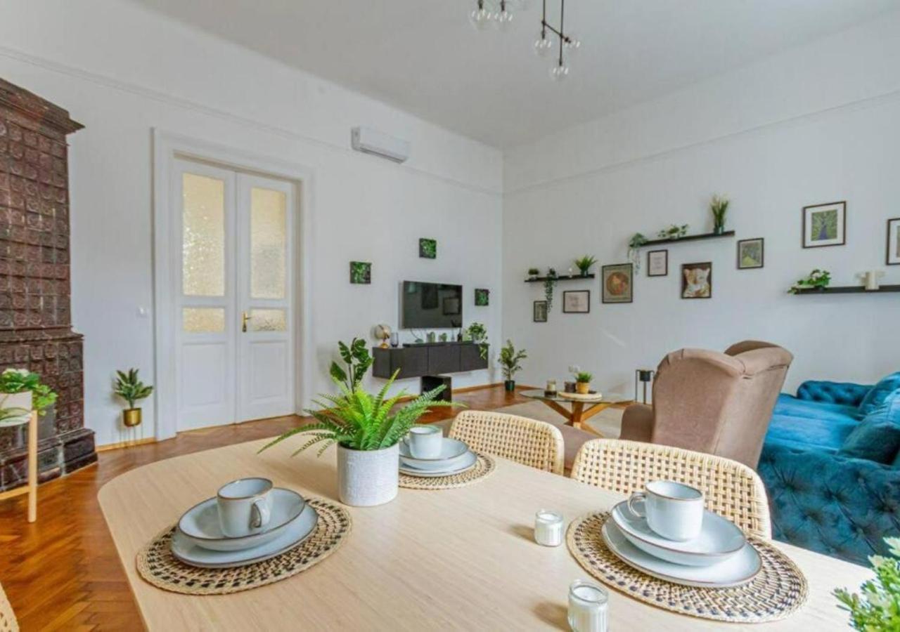 Luxury Apartment By The Famous Vaci Street บูดาเปสต์ ภายนอก รูปภาพ