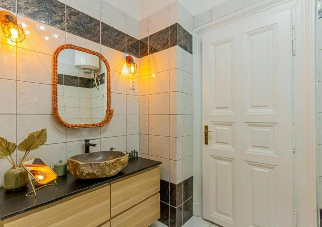 Luxury Apartment By The Famous Vaci Street บูดาเปสต์ ภายนอก รูปภาพ